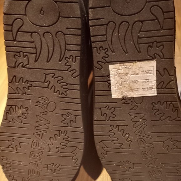 Bearpaw size 9 boots - Picture 4 of 5